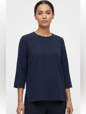 UNIQLO top